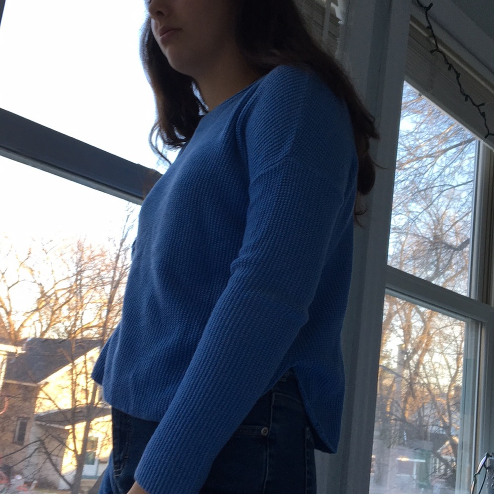 sweater - Picture 2 of 4